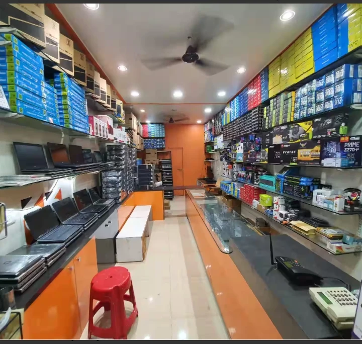 Laptop store